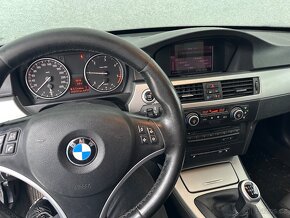 BMW E91 318D - 8