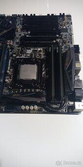 Základní deska Intel 2011+ procesor i7 3960X+ram 16giga - 8