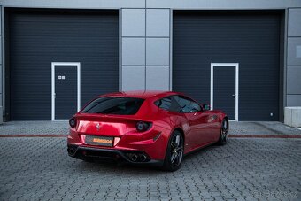 Ferrari FF 6.3L V12 486kW 4x4 TOP STAV - 8