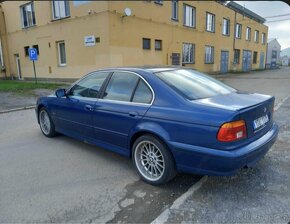 BMW e39 525i díly - 8