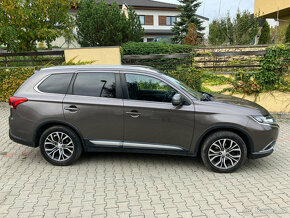 Prodám Mitsubishi Outlander 4WD 110 kW - 8