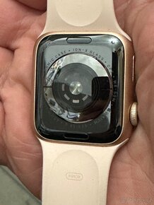 Prodám Apple Watch 4 rose gold - 8