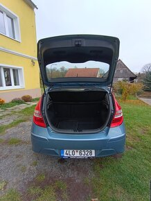 Hyundai i30 1.4 benzín, 80 kW Hatchback - 8