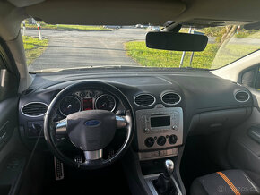 Ford Focus 1.6i 74kW, RV 2011, Klima, Nová STK - 8