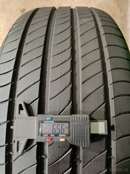 2ks zanovni letni 235/50/19  Michelin - 8