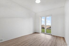 Prodej bytu 4+kk, 109m², pozemek 377m², Křížkový Újezdec - 8