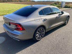 Volvo S60 B5 AWD 8AT inscription 8/2021 záruka 8/2026 - 8