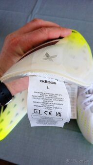 Kopačky Adidas 9,5+ chrániče - 8