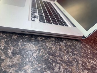 Macbook pro 2012 15” i7. 16gb ram. 250gb ssd - 8