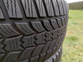 Zimní pneu 215/55 R17 - 8