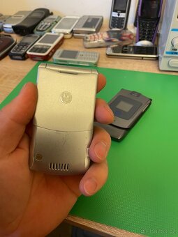 Motorola v3 - 8