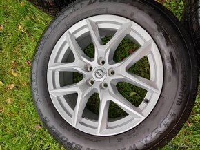 Zimní sada Volvo XC60 r18 5x108 Dunlop 235/60/18  8mm  2021 - 8