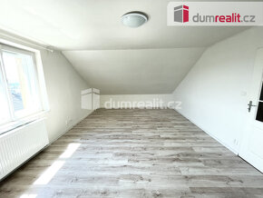 Pronájem bytu 1+1 40 m2 balkon P5 Radotín nezařízený podkrov - 8