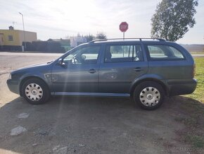 Škoda Octavia 1.6i  75kw Tour - 8