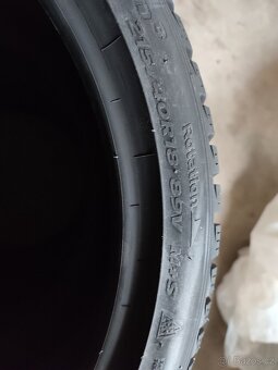 Zimní pneu Hankook 215 /40R18 - 8