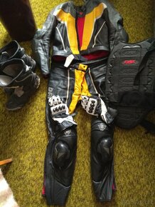 Oblečení Dainese, boty Oxtar, helma X-lite - 8