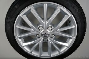Toyota Corolla - Originání 17" alu kola - Zimní pneu - 8
