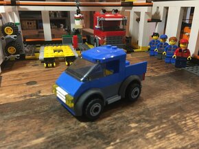 Lego City 7642 Garage - 8