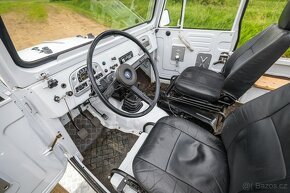 Toyota FJ 40 - 8