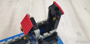 LEGO SYSTEM 6075 Wolfpack Tower - 8