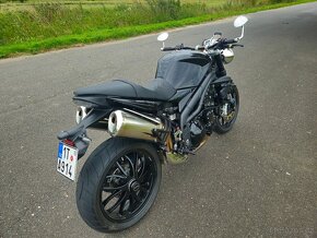 Triumph speed triple 1050 - 8