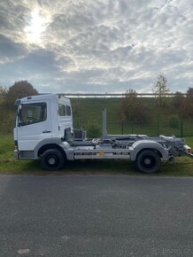 Hákový nosič kontejnerů Mercedes Atego - 8