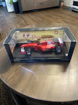 Ferrari F1-2000 1:18 - 8