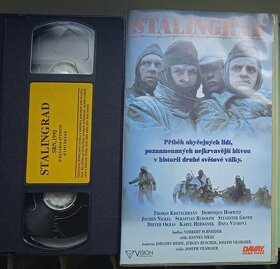 VHS videokazety a nějaká DVD - 8