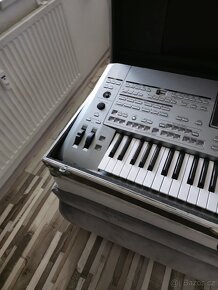 Prodám Yamaha Tyros 5 61 - 8