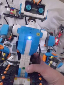 Velké množství LEGO A ROBOTI - MINDSTORMS / EV3 - LEGO BOOST - 8