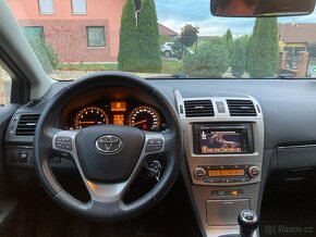 TOYOTA AVENSIS COMBI 1.8 BENZÍN NAVIGACE,KAMERA, TAŽNÉ ZAŘ. - 8