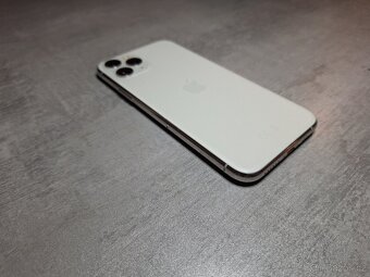 Apple iPhone 11 Pro 64GB White - baterie 100% - 8