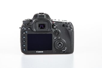 Canon EOS 7D Mark II - 8