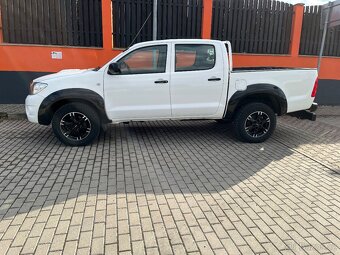 Toyota Hilux 2.5 TD naj: 69837 km - 8