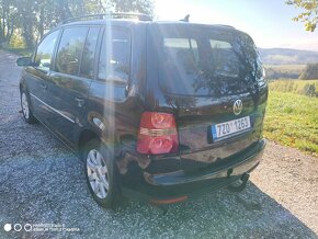 Volkswagen Touran 2.0 cng - 8