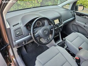 VW Sharan 2.0 TDI 103kW,7.Míst,Tažné,Navi,Serviska,Panorama, - 9