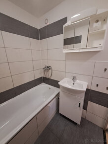 Pronájem bytu 2+1 51 m² Zahradní, Chomutov - 9