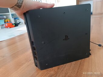 PS4 PRO 1TB + 2x ovladač (origo/neorigo) - 9