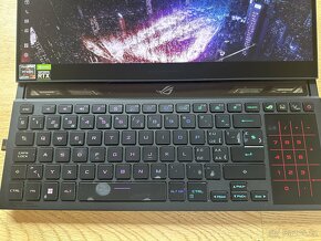 ASUS ROG Zephyrus Duo 16 - 9