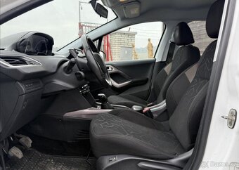 Peugeot 2008 1,2 1.MAJITEL ČR,NAVIGACE,DPH benzín manuál - 9