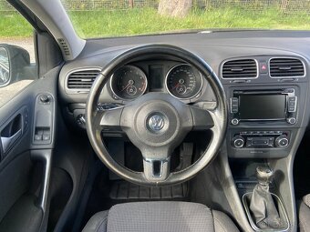 VW Golf 1.6 MPi Senzory,ALU,VýhřevSed - 9