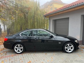 BMW E92 330i /2.MAJITEL/BI-XENON/LCI/SPORTPACKET/ - 9