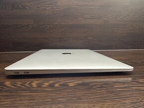 Apple MacBook Air 13,3" 128GB 8GB RAM stříbrný (2018) Retina - 9