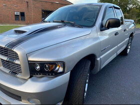 Prodám Dodge Ram SRT 10 Viper - 9