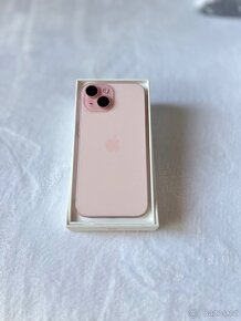 Růžový Iphone 15 256GB - 9