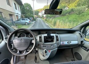 Renault trafic passenger 2.0 dci - 9