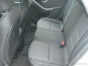 HYUNDAI i 30 KOMBI 1.6 CVVT,ČR,SERVISKA,NOVÁ STK - 9