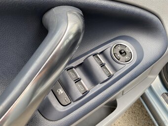 Ford Mondeo 1.8TDCi ,  129 kW nafta, 2010 - 9
