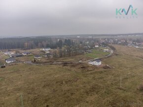 Prodej zasíťovaného stavebního pozemku 981 m2,  Ke Golfu, Ol - 9