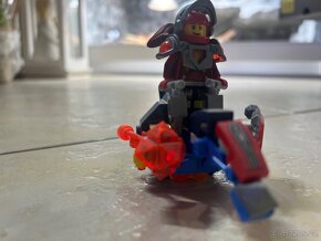 LEGO NEXO KNIGHTS JESTROVO  SOPEČNÉ DOUPĚ+DALŠÍ - 9